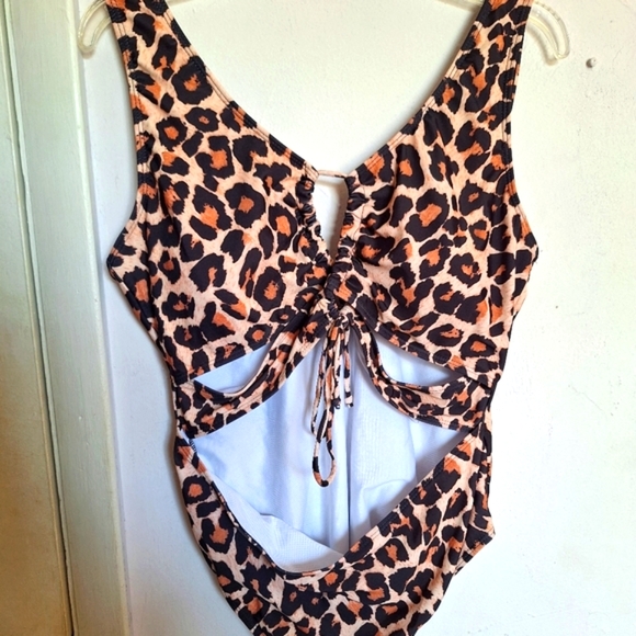 SHEIN Other - SHEIN 2XL Leopard Tie Front One Piece